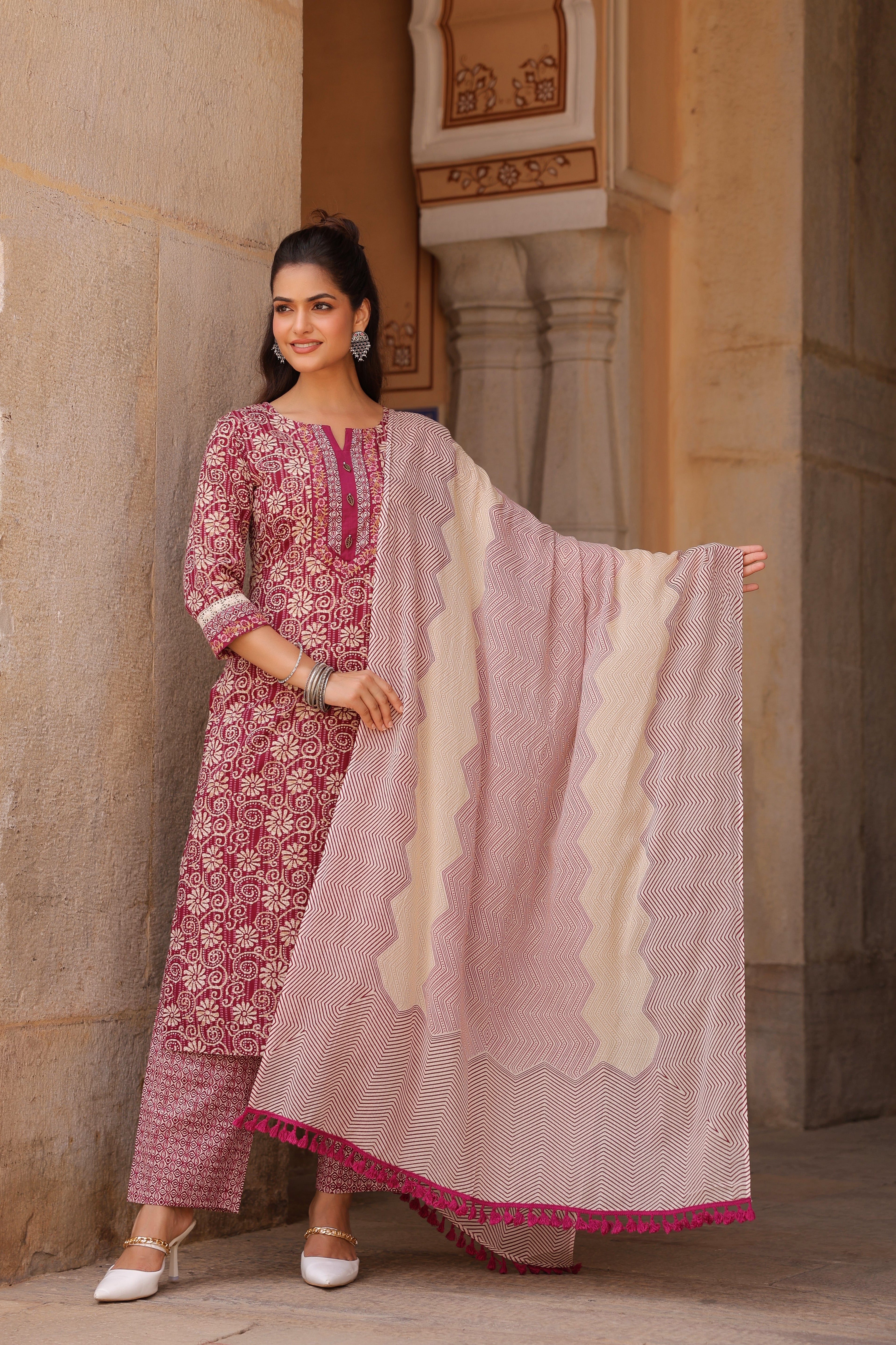 Women Floral Printed Regular Pure Cotton Kurta with Trousers & With Dupatta