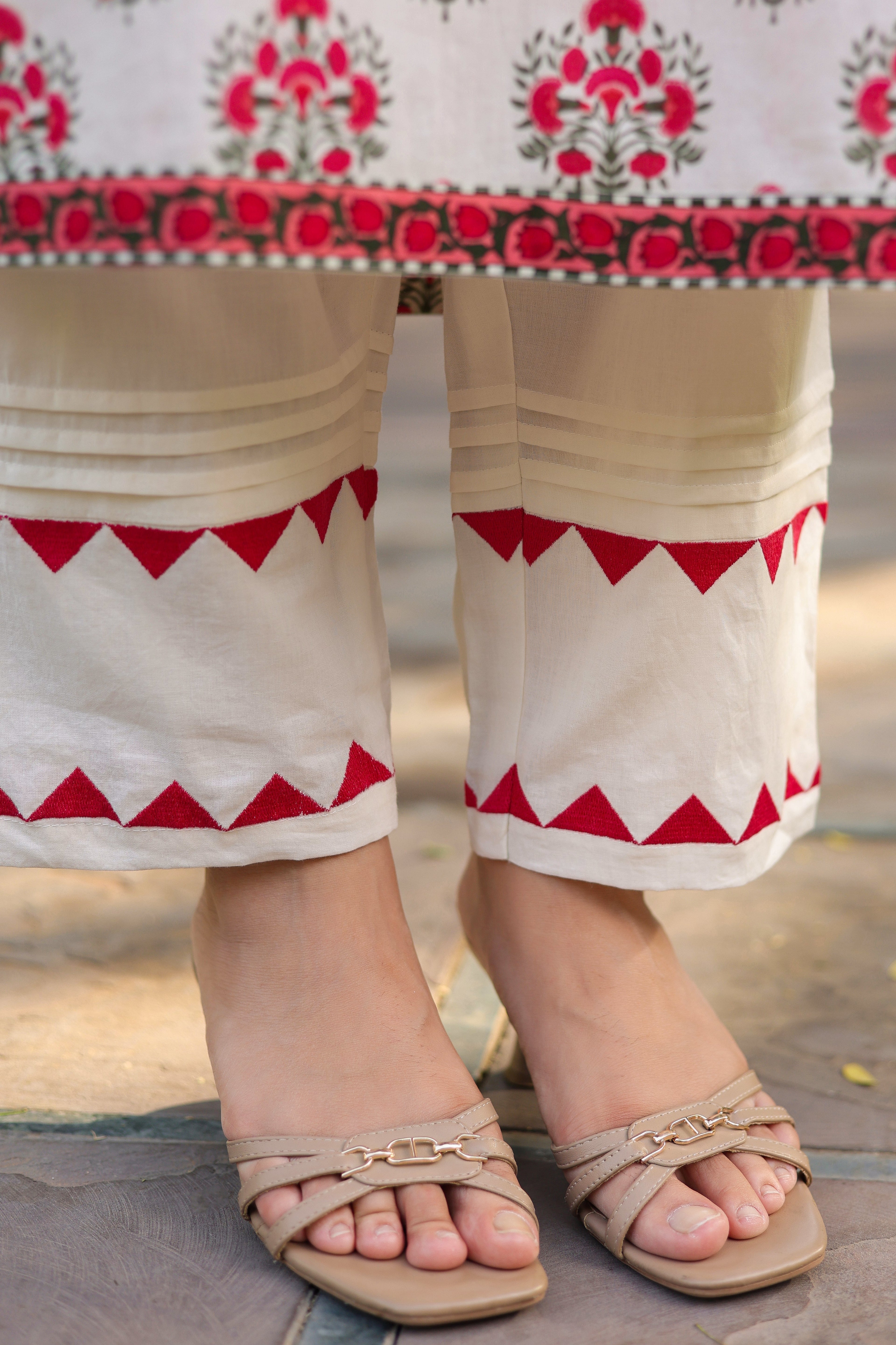 Floral Printed Notch Neck Pure Cotton Kurta With Trousers & Dupatta