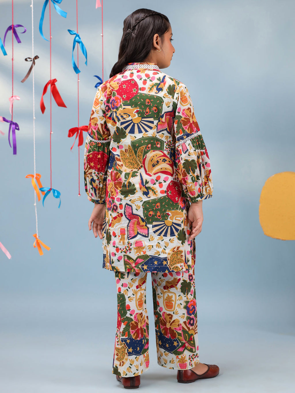 Girls Floral Printed Tie-Up Neck Pure Cotton Straight Kurta With Trousers
