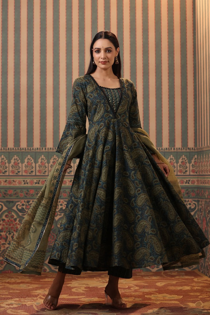 Women Teal Paisley Printed Pure Cotton Anarkali Kurta With Trousers & Dupatta